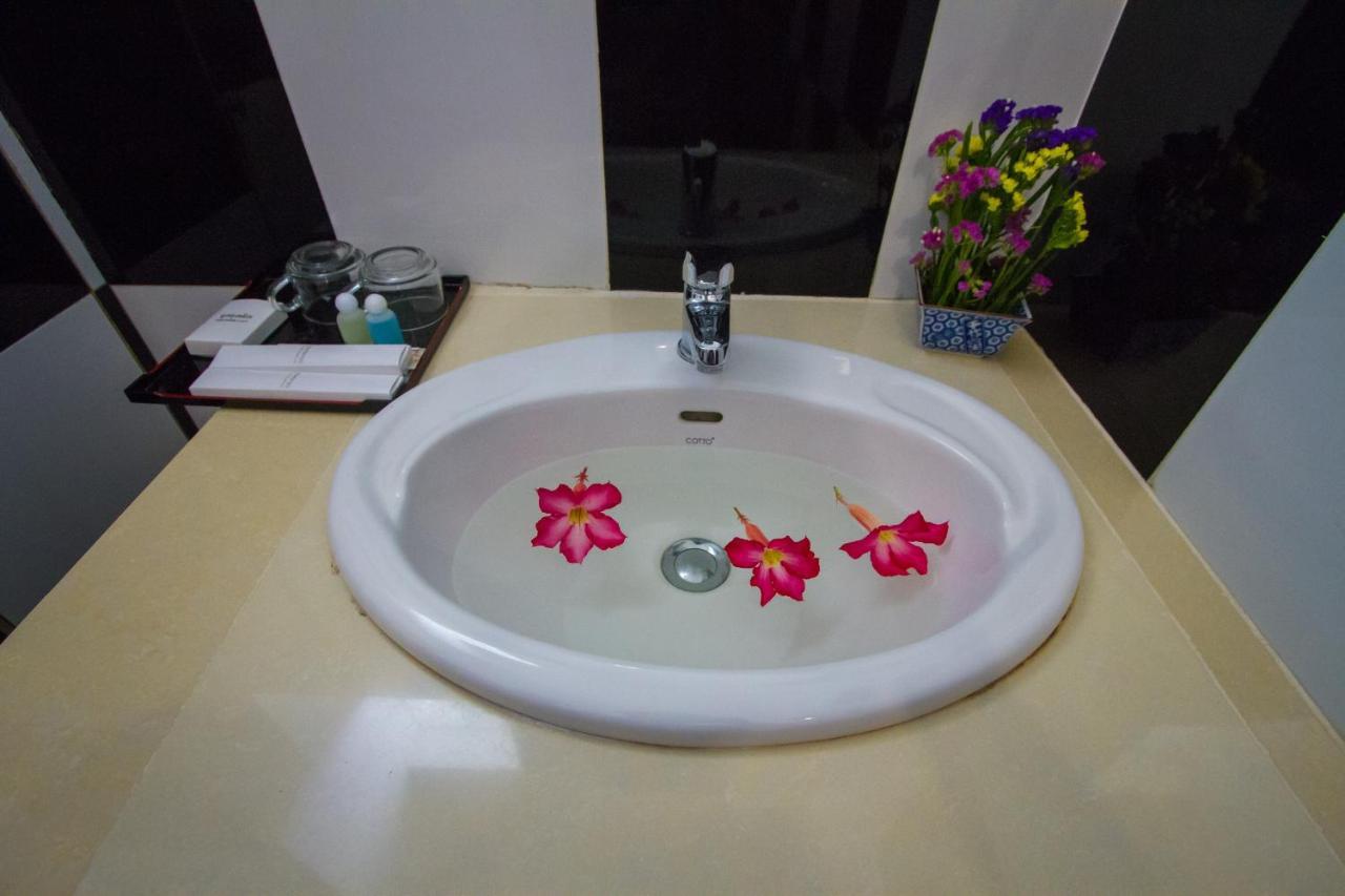 Botoum Hotel Sisophon Habitación foto